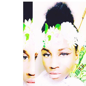 Meet your Posher, Amina